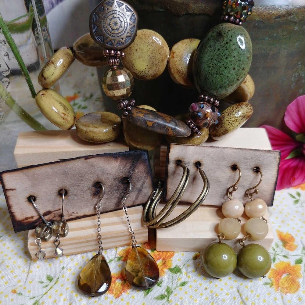 ✔6-piece Earring and Bracelet Lot (Smoke&Olive)